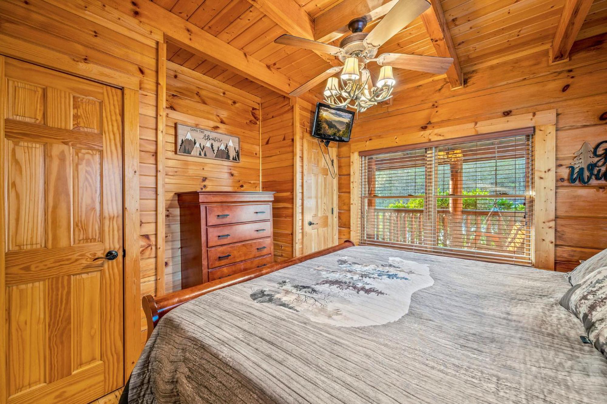 Mountain Laurel Holiday Home Гатлинбург Экстерьер фото