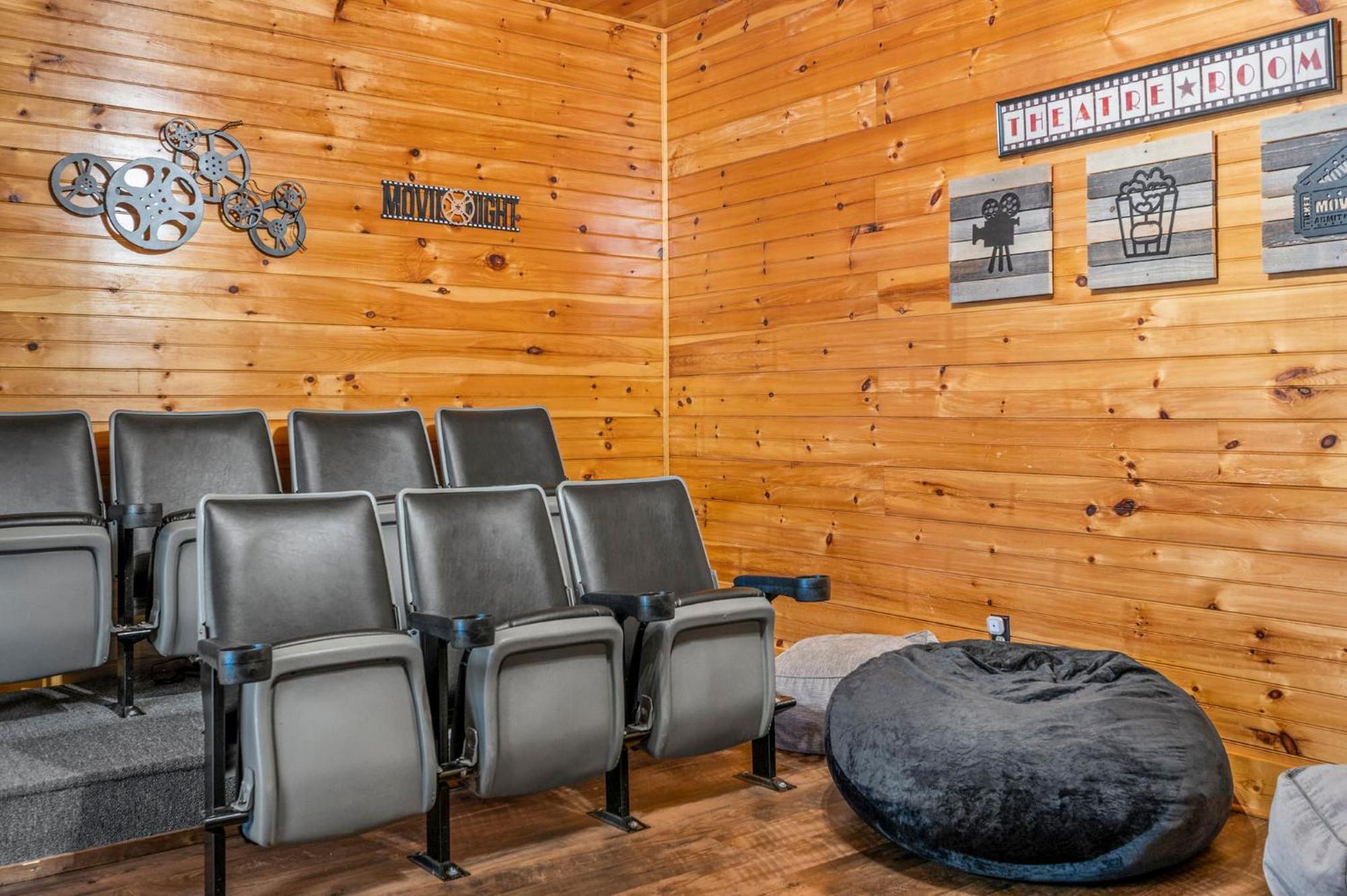 Mountain Laurel Holiday Home Гатлинбург Экстерьер фото
