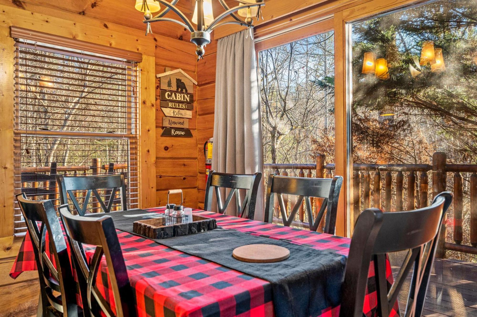 Mountain Laurel Holiday Home Гатлинбург Экстерьер фото
